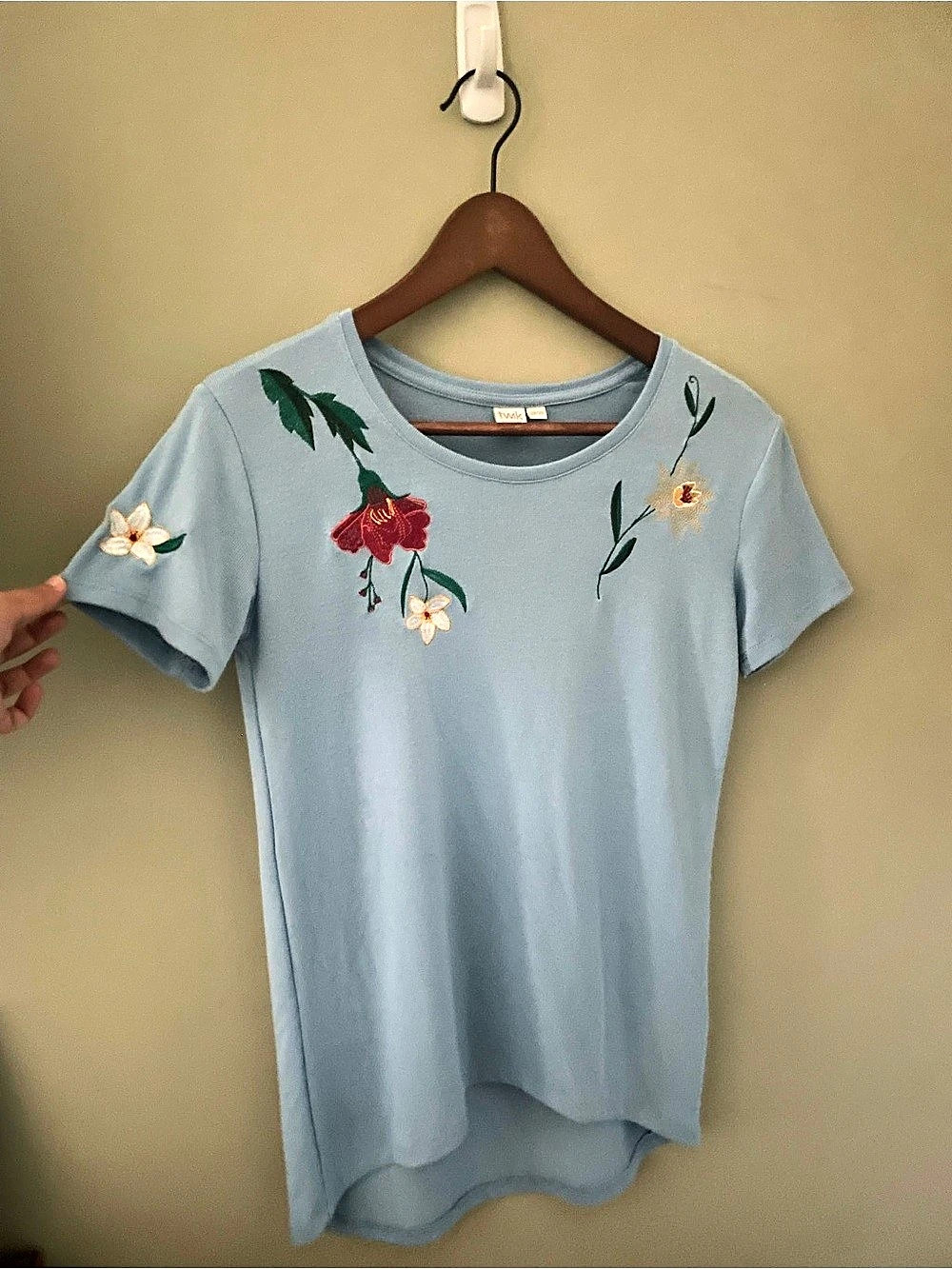twik Embroidered Flowers Short Sleeve Top in Blue — Like New